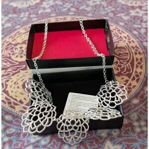 Avon Monarch Petals Collar Necklace Silvertone NIB
